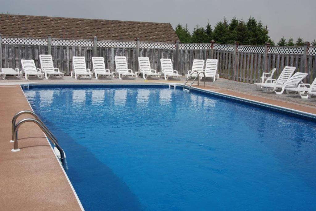 Shining Waters Country Inn Кавендиш Экстерьер фото