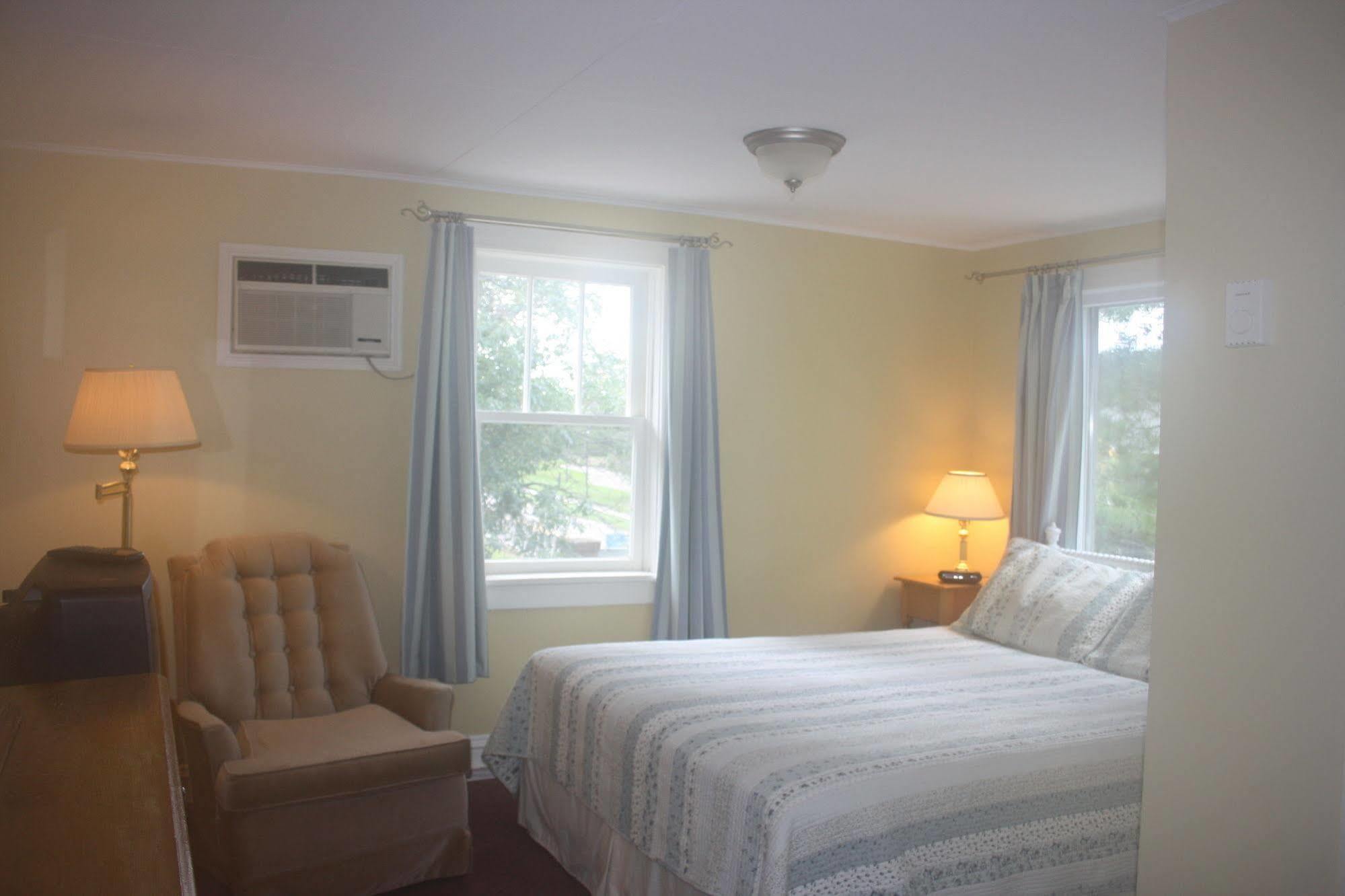 Shining Waters Country Inn Кавендиш Экстерьер фото
